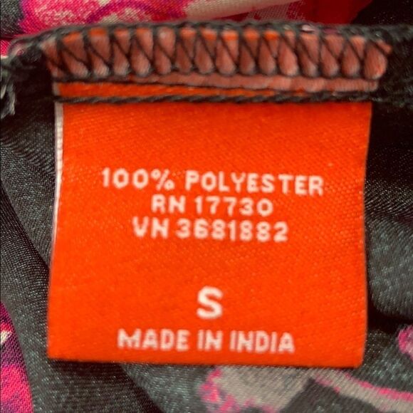 Kirna Zabete Target- tie V-neck floral long sleeve, tunic blouse - Picture 8 of 10